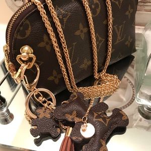 💋💋SOLD 💋💋Louis Vuitton cosmetic pouch &wallet.